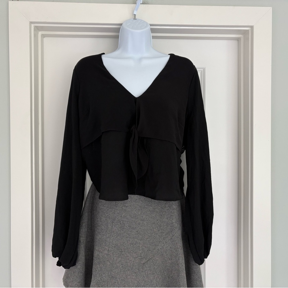 NWT Bebe Cropped Beth Knot Top Ballon Sleeve Size M